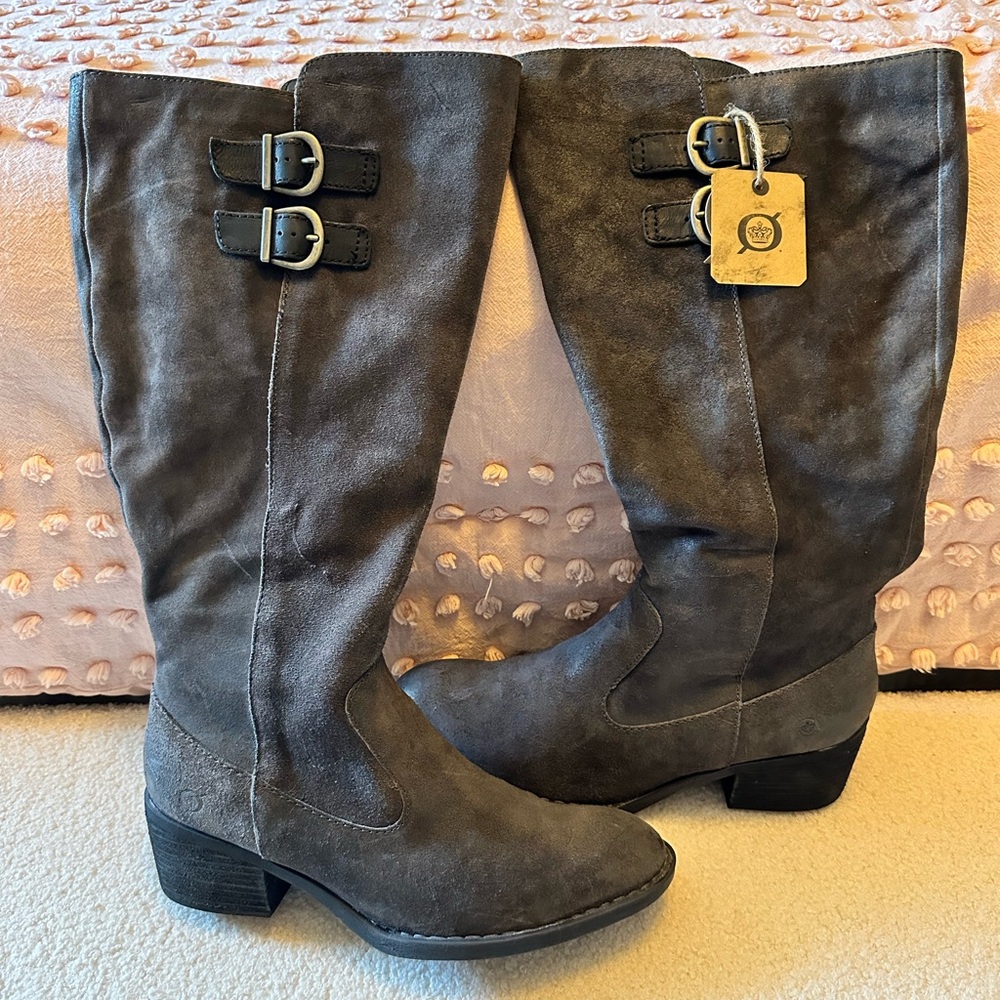Women's Gray Suede Boots